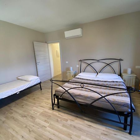 La Chiusa Bed And Breakfast Montichiari Exteriör bild