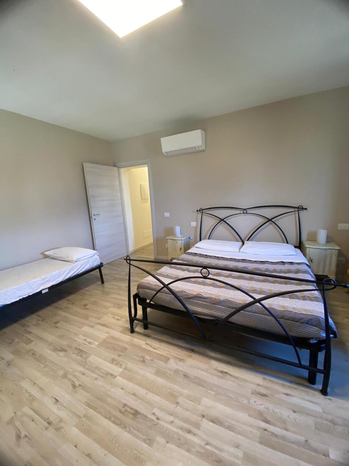 La Chiusa Bed And Breakfast Montichiari Exteriör bild